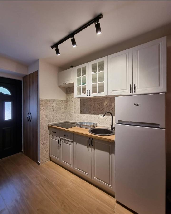 Apartments Vranes Тиват Екстер'єр фото