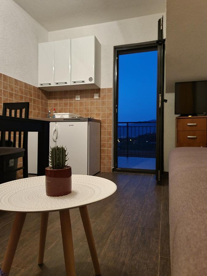 Apartments Vranes Тиват Екстер'єр фото