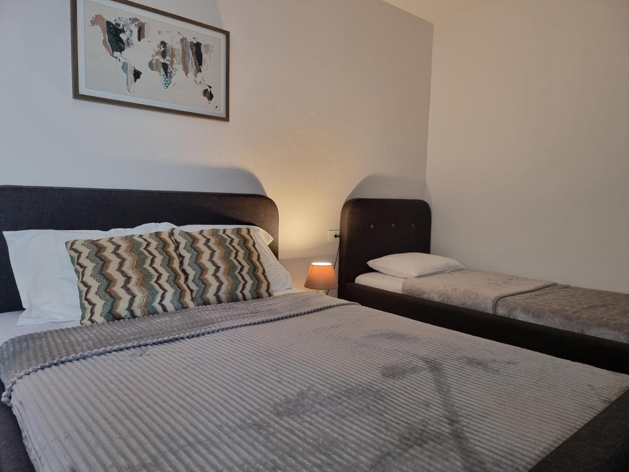 Apartments Vranes Тиват Екстер'єр фото